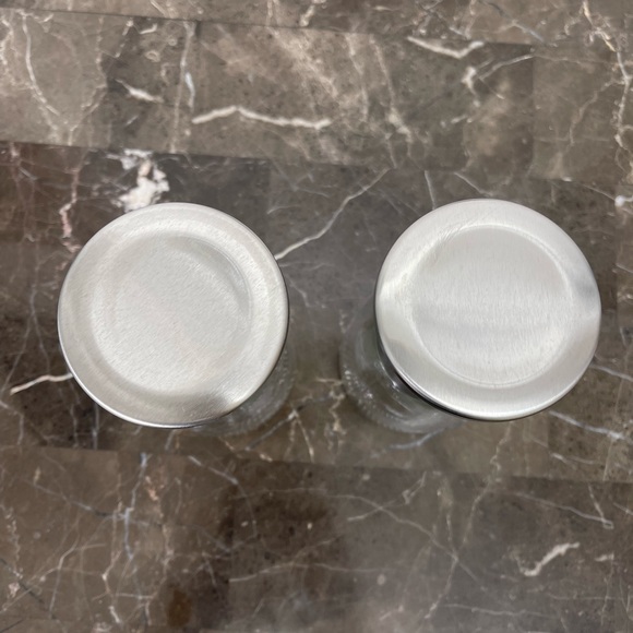 New! Unused! Adjustable Salt and Pepper Grinders, 5.5oz capacity, Set of 2, Shor - Picture 10 of 11